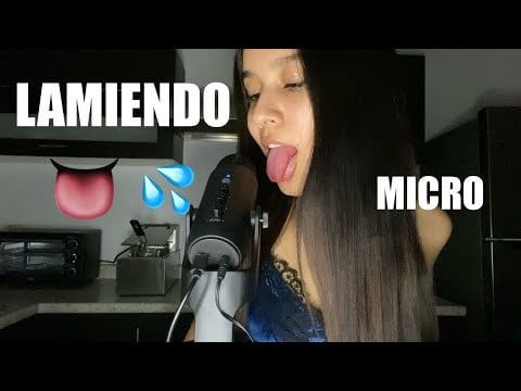 ASMR/ LAMIENDO MICRÓFONO👅💦/ Intenso