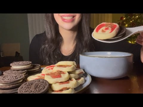 ASMR CHRISTMAS SUGAR COOKIES AND OREOS CEREAL 