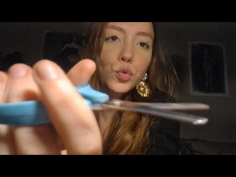 ASMR roleplay caseirinho - amiga cabeleireira não tão boa assim