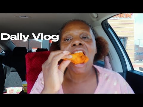 Trying Charley's Buffalo Wings | Goodwill Mini Haul | Vlog67