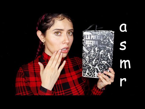 ASMR EN ESPAÑOL - LEYENDO LA PUERTA OSCURA 💀 pt. 5