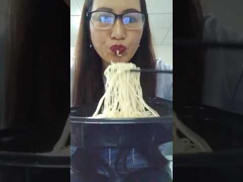 BEEF RAMEN NOODLES AND HOTDOG #shortsfeed #food #everyone #mukbang