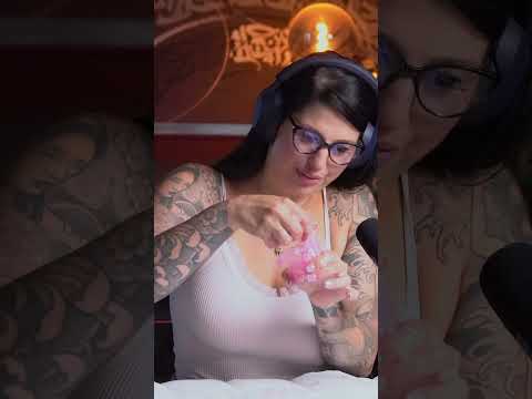 Ich liebe es klebrige Dinge zwischen den Fingern zu haben! 🤭🥰 #asmr #asmrgirl #asmreating