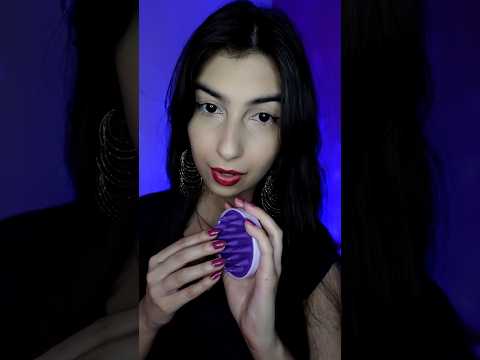 ASMR Cuidando do seu couro cabeludo