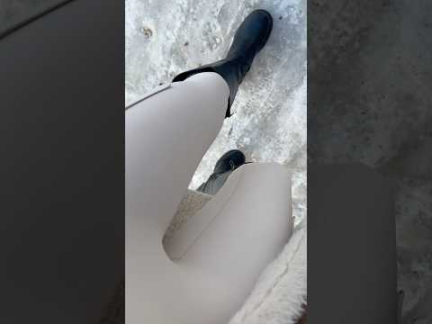ASmR auf dem letzten Eis, bevor es anfängt zu tauen und der Frühling kommt. 💞