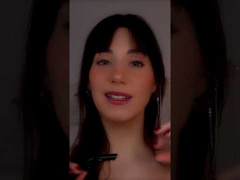 ASMR ❤️ TU NOVIA TE PEINA 🌙 Roleplay Peluquería Español 💤 #asmr #shorts #short