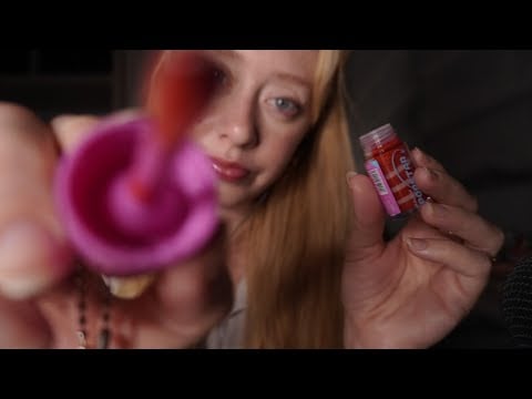 ASMR - TE MAQUIANDO SUAVEMENTE ATÉ VOCÊ DORMIR 