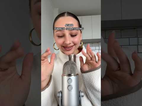 🤍🧶 #fabricscratching #asmrcommunity #tinglytriggers #cozy