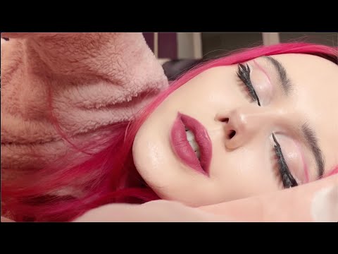 ♡ ASMR Hugs & Kisses with Girlfriend in bed before sleep ♡