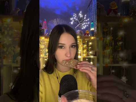 Love the crunch 🤤✨ #eatingasmr #asmr #asmrcrunch #hummus #chips #asmrfood #asmrsounds #crunchyasmr