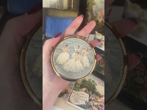 Rare vintage compact #asmr #asmrsounds #asmrvideo #vintage #explore