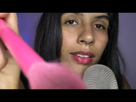 ASMR AMIGA TE MAQUIANDO ( sussurros e sons de boca ) 