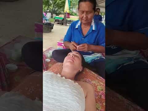 Viejita me hace masaje de cara con mascarilla de pepino 🥒 #massage #relax #facial #short
