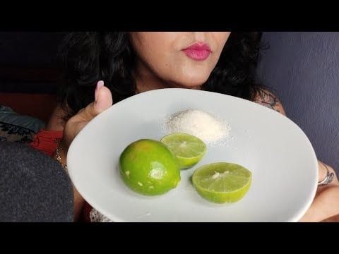 ASMR Comiendo limón 🍋 con azúcar y mandando saludos 🥰