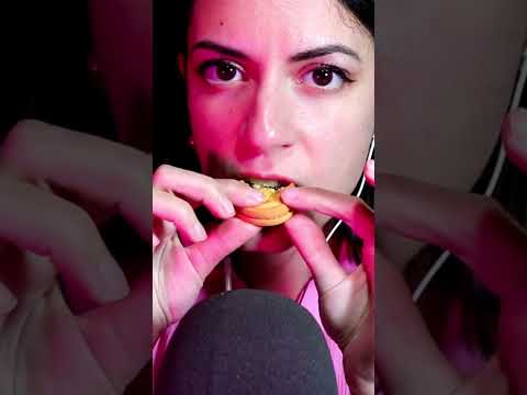 Asmr COMIENDO GALLETAS ITALIANAS #asmr #shorts