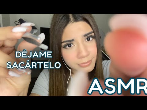 ASMR ESPAÑOL / DÉJAME SACARTE LO QUE TIENES EN LA CARITA y OJO (visual)