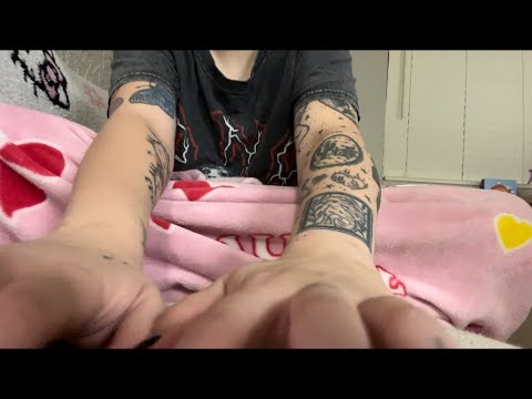 ASMR 💕 Fabric Scratching + Camera Tapping (super relaxing, lofi) 😴