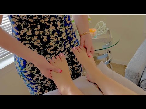 ASMR - Foot Massage & Foot Tickling