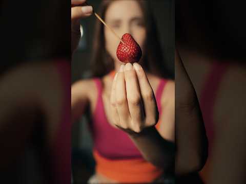 ASMR CLOSE UP 100x | El Interior de una Fragola