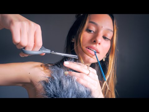 ASMR FRANÇAIS - Je m'occupe des cheveux de mon micro (chuchotements près de tes oreilles, massage)