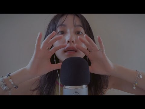 ASMR whispering voice & hand movements | 囁き声、オノマトペ、ハンドムーブメント