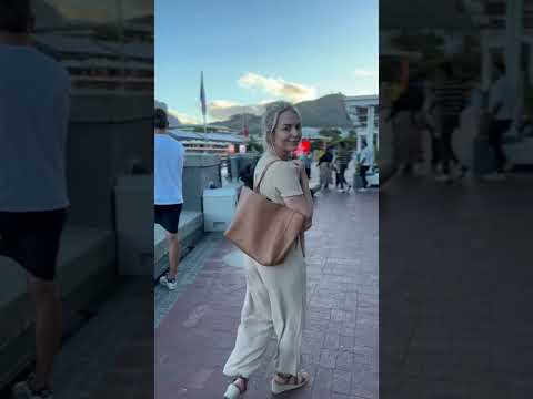Would you smile back at a stranger? #walking #shortvideo