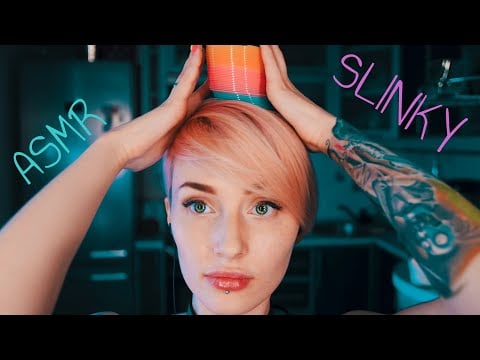Fast ASMR. Slinky toy / Visual / soft spoken / plastic sounds / triggers.