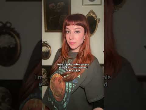IG ivannabrookes #redhead #relatable #ginger #babybangs
