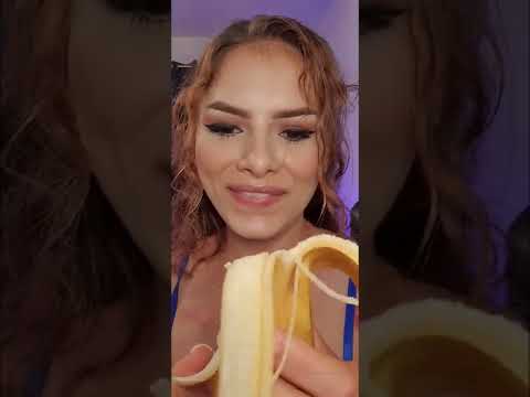 HOT LATINA SUCKING BANANA ASMR 🍌💦💦 *MOANING*