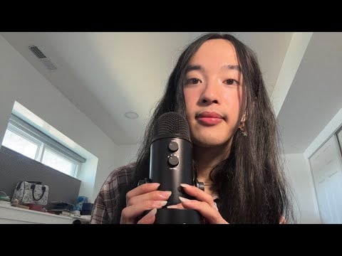 ASMR nonsensical gossiping 🥰 (mouth sounds + mic scratching)