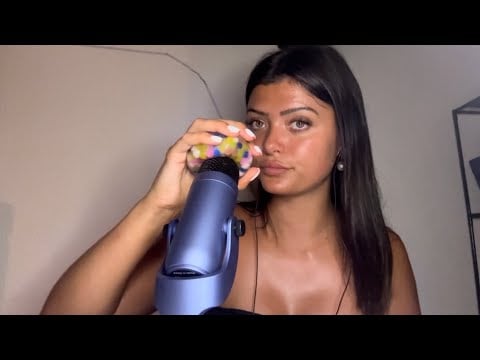 ASMR Chuchotement proche du micro Faits divers