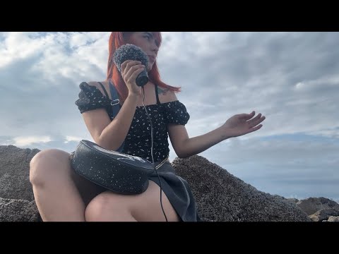 ASMR - Chica te coquetea en la playa
