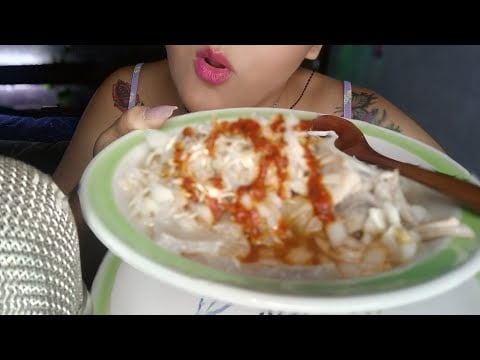 ASMR Comiendo Pozole delicioso con patita de cerdo al final #asmr #comida #food #mukbang 