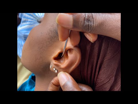 ASMR RELAXING EAR CLEANING AND PICKING FOR RELAXATION