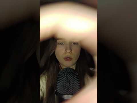 hand movements e sons de boca asmr