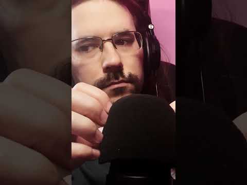 ASMR | Scratching the mic foam cover