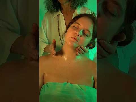 ASMR: FACCIO SCIVOLARE LE TENSIONI #asmrmassage #massagem #relaxingvideos #massage #relax