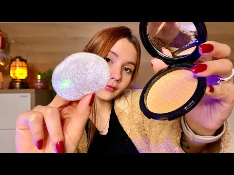 ASMR TE MAQUIANDO COM MAQUIAGENS DE MENTIRA (durma em 15 minutos)