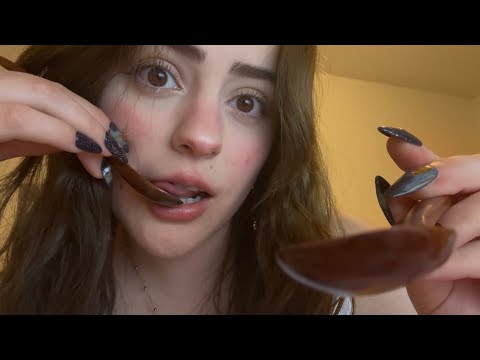 ASMR COMIENDO TU CARITA (mouth sounds) 