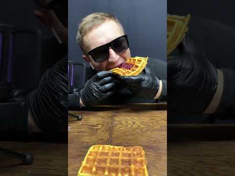 ASMR EATING Belgian waffle & jem #shorts