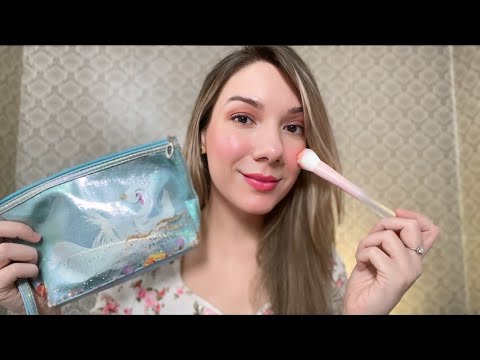 ASMR NÃO INTENCIONAL, Me MAQUIANDO apenas com o que LEVO na NECESSAIRE de VIAGEM | A S M N
