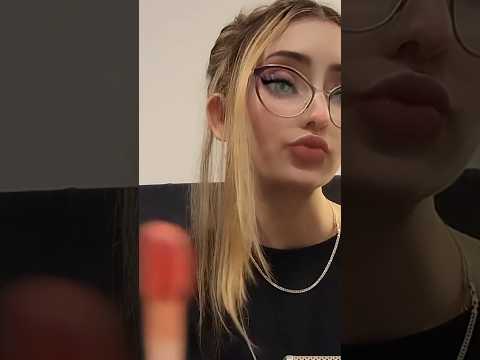 ASMR quick gloss 💋 #relax #tingles #asmrlipgloss #asmr