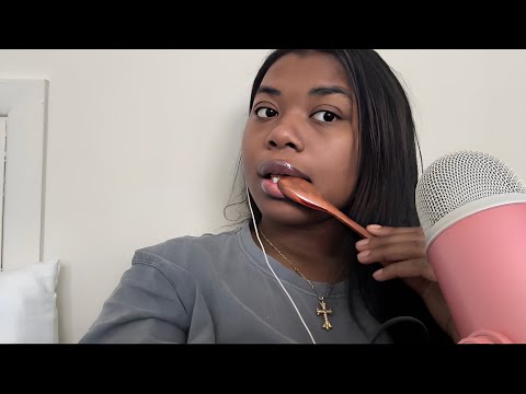 ASMR🎙️| up close eating your face👤with a wooden spoon🪵🥄 (nibbles and scoops)