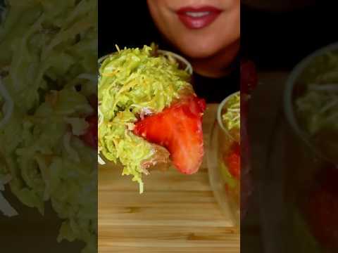 DUBAI STRAWBERRY CHOCOLATE #asmr #food  #summeronshorts