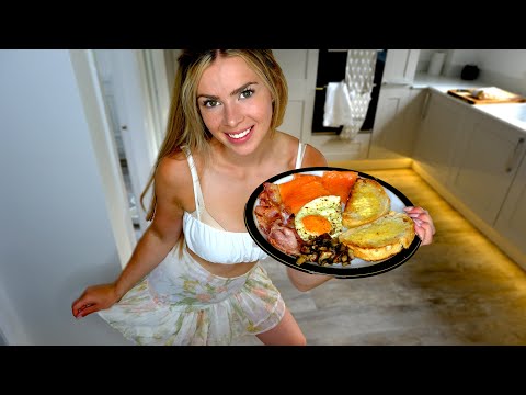 ASMR GIRL NEXT DOOR COOKS YOU BREAKFAST