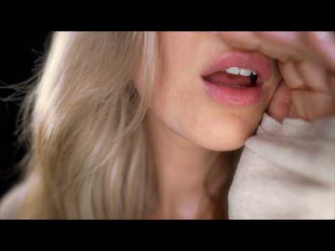 ASMR | Close-up Deep Ear Attention & Breathy Whispers (Dutch & English)