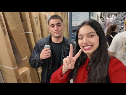 ASMR EN PÚBLICO + Mi Amigo por Primera Vez hace un video| SOFIWI