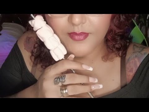 ASMR comiendo malvaviscos/bombón