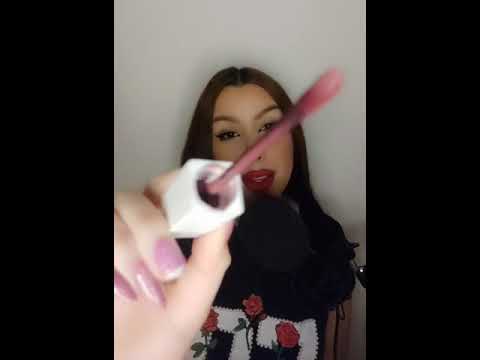 Asmr PASSANDO BATOM COM SONÍFERO EM VOCÊ!💄 #short