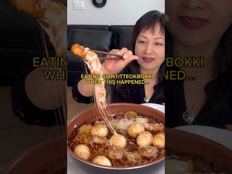 EATING GIANT TTEOKBOKKI WHEN THIS HAPPENED #shorts #viral #mukbang